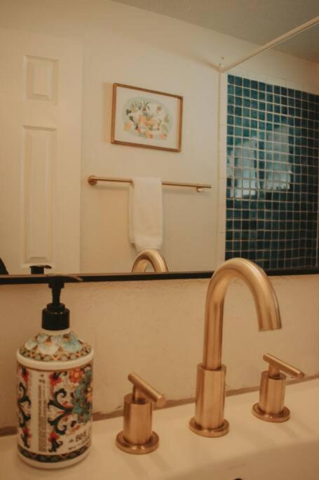 Casa Charleston-3Br-2Bath-Hot Tub-Pet Friendly-No Pet Fees! Villa Albuquerque Exterior photo